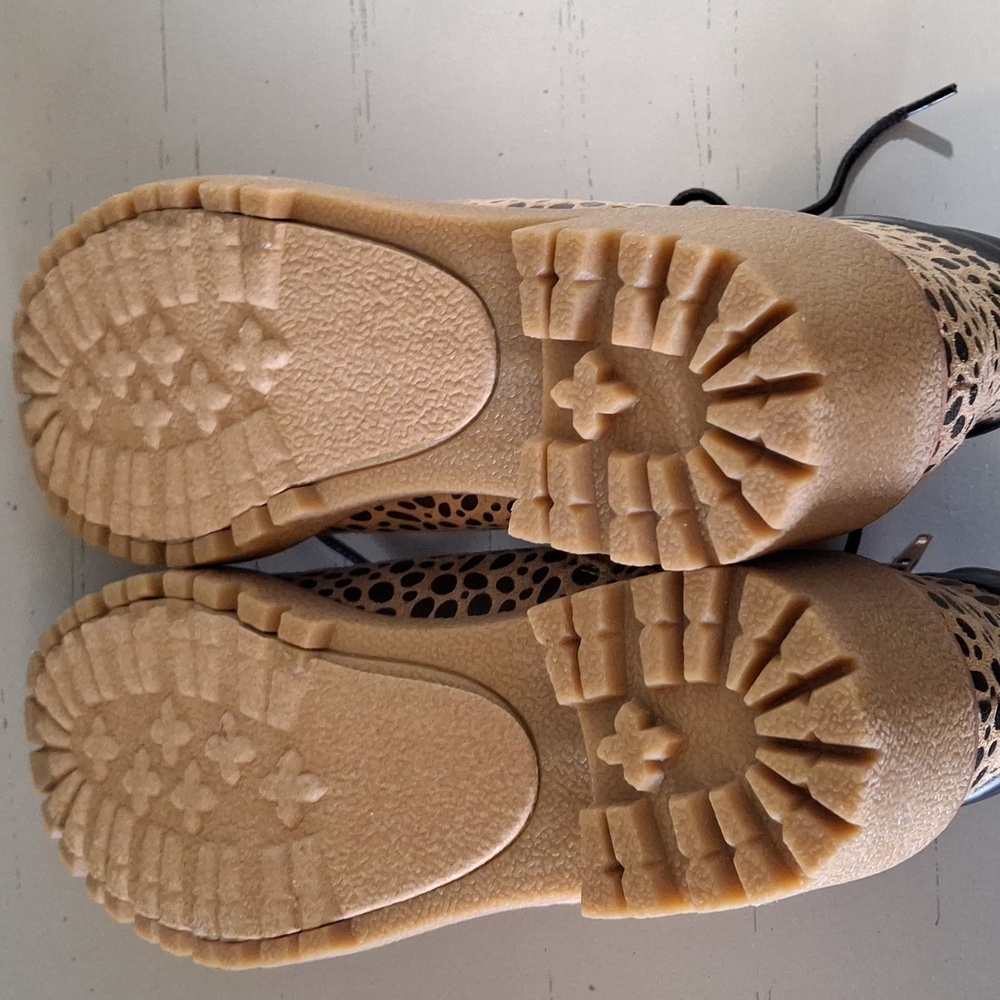 Leopard Print Ankle Boots - Picture 8 of 12